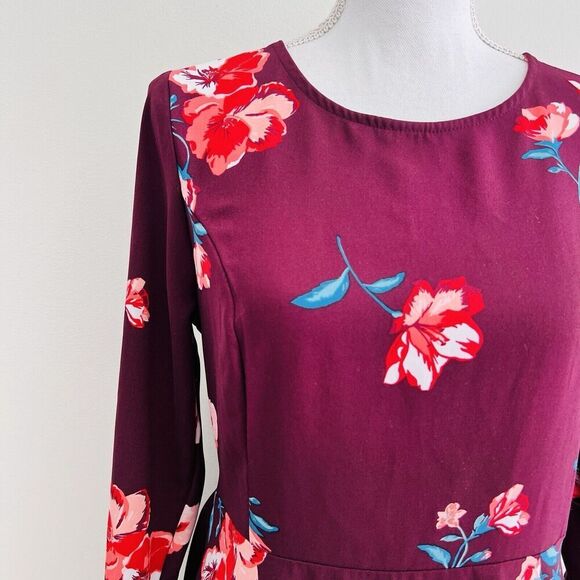 🎉Clearance🎉Old Navy Burgundy Floral Fit & Flare Bell Sleeved Dress ~ Size Med - Picture 3 of 9